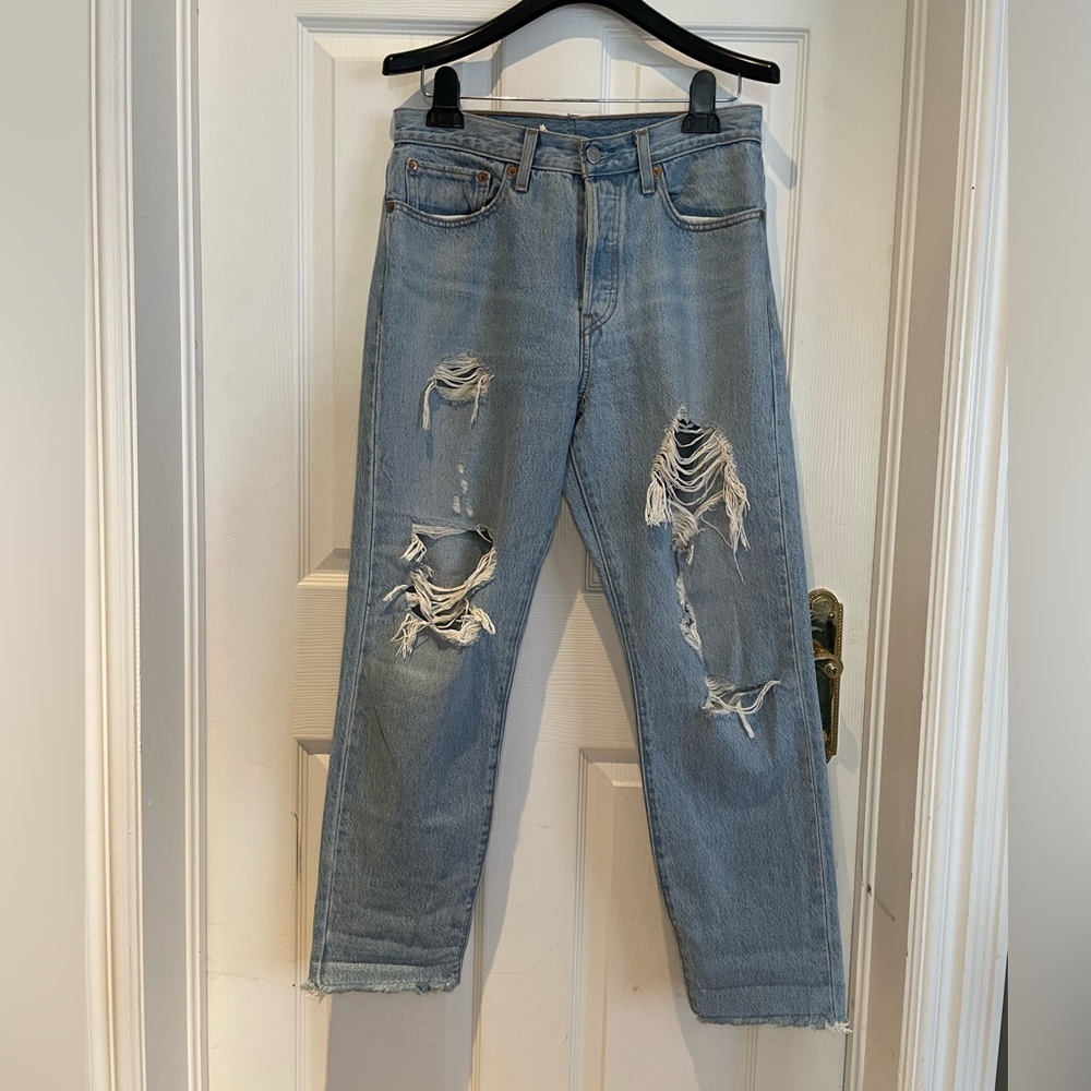 LEVIS ripped jeans